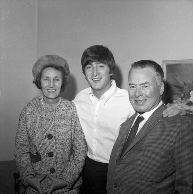 John Lennon with his second cousins, Mr and Mrs F Parker, from Levin, June 23, 1964.