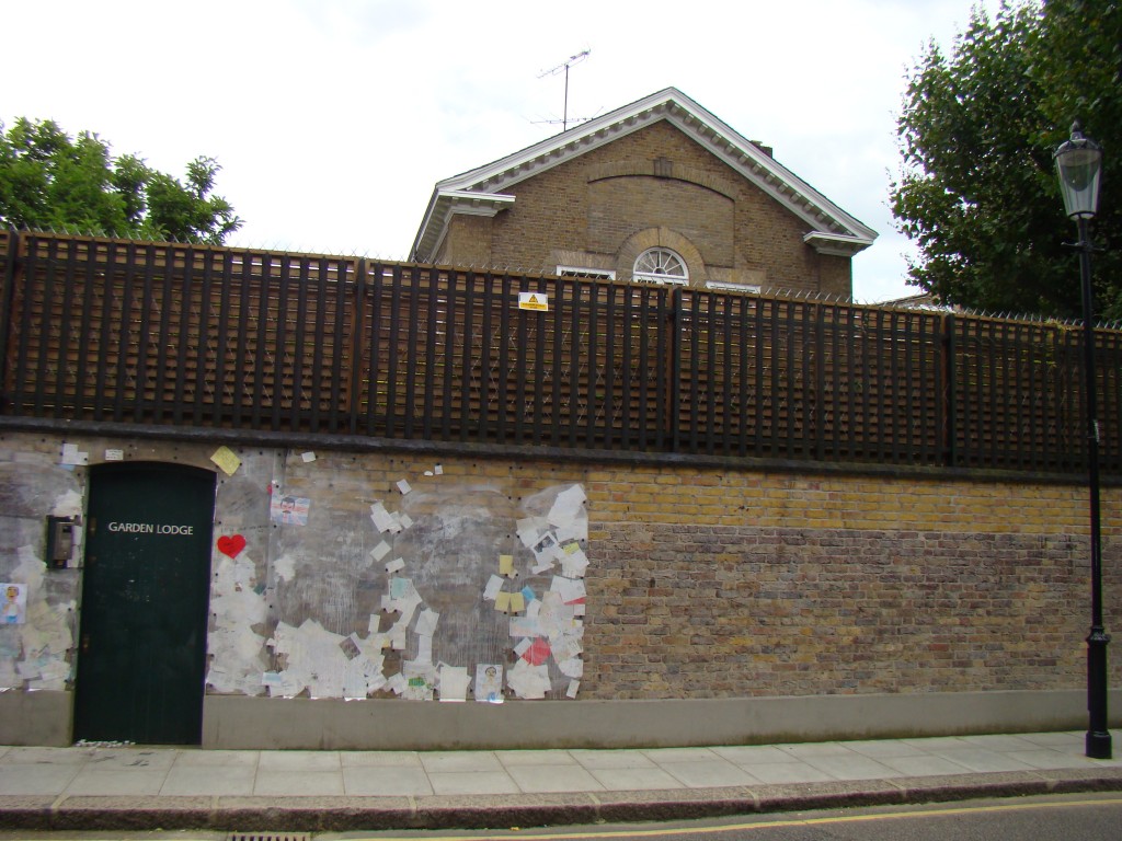 Queen frontman Freddie Mercury death house—Kensington